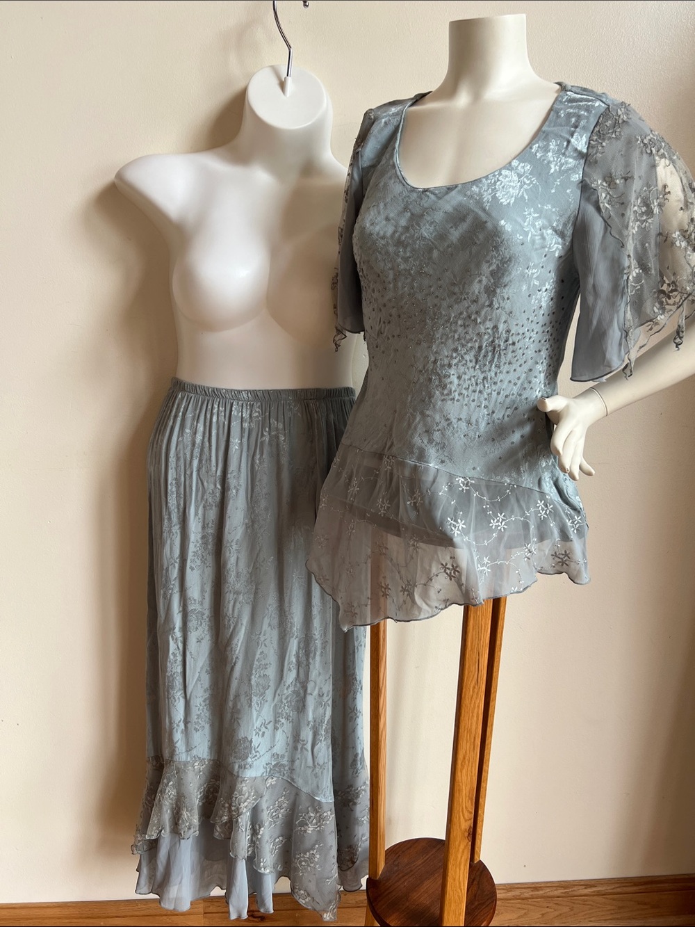 spencer alexis whimsical Light Gray Floral Maxi Skirt & top Flowing Design